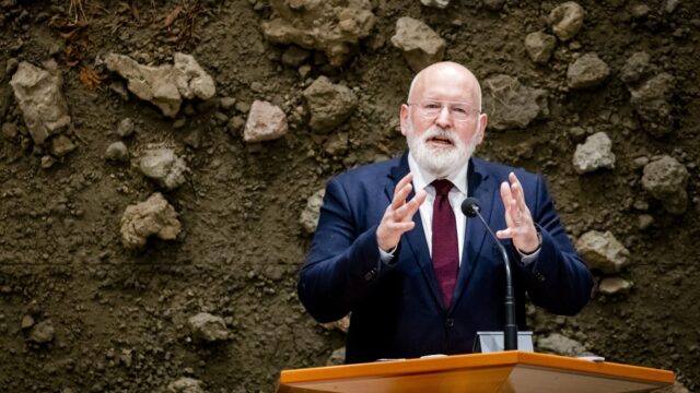 Frans Timmermans (GroenLinks-PvdA) eist in brief opnieuw opheldering van informateur Plasterk over stand formatie