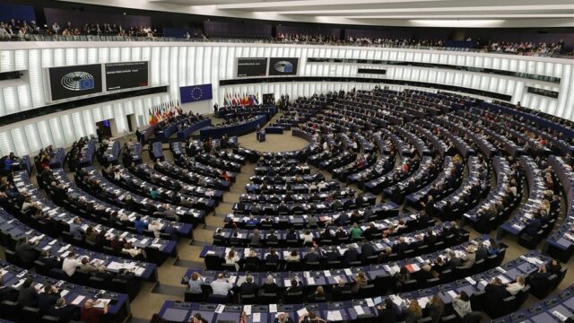 Stand.nl: 'Het vetorecht in de EU moet worden afgeschaft'