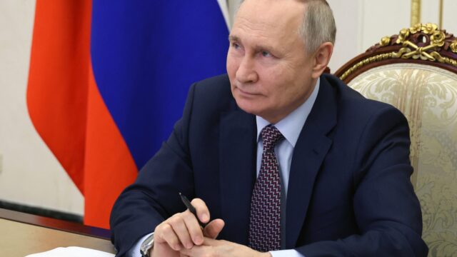 Russische vrouwen van militairen online in verzet