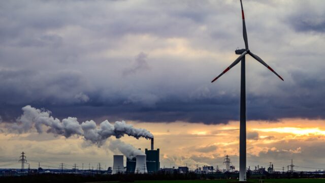 Zorgen om klimaatverandering nemen af: 'Politici zijn meer bezig met ronkende tanks'