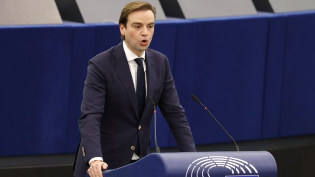 Europarlementariër Malik Azmani (VVD): 'Minder geld naar landbouw, meer naar veiligheid'