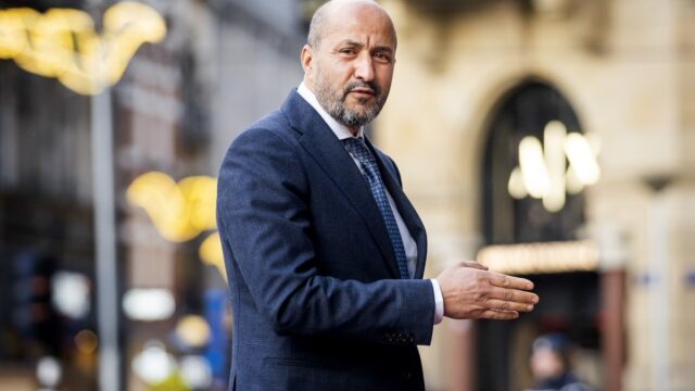 Korans uitdelen in Arnhem volgens burgemeester Marcouch een 'vreedzame tegenactie'