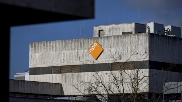 Bezuinigen en hervormen: de onzekere toekomst van de publieke omroep