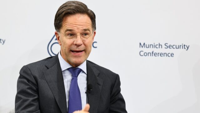 NAVO-topman Van Weel: 'Zou mij verrassen als Rutte geen secretaris-generaal wordt'