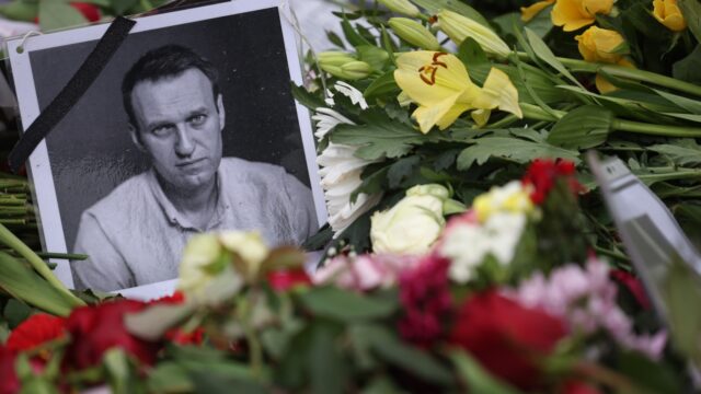 Onderzoek van Navalny's lichaam duurt nog twee weken