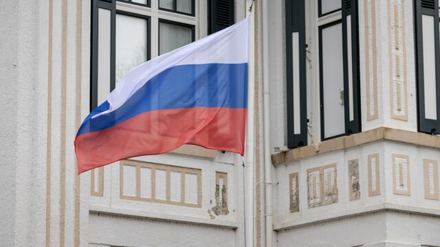 Na uitsluiting van Eurovisie organiseert Rusland zijn eigen muziekfestijn
