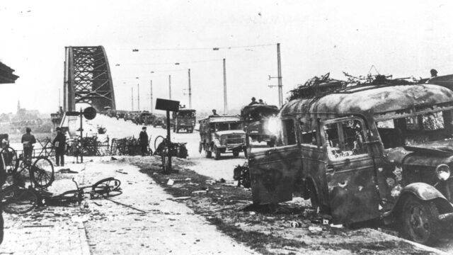 Venlo eert slachtoffers van bombardementen met namenmonument
