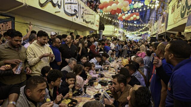 In Caïro grijpen ze Ramadan aan om solidariteit te uiten
