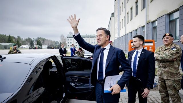 Stand.nl: 'Mark Rutte is precies wat de NAVO nu nodig heeft'