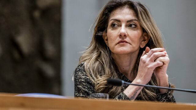 Yeşilgöz (VVD) over dubbele nationaliteit afpakken na geweld Amsterdam: 'Voor ons alles bespreekbaar'