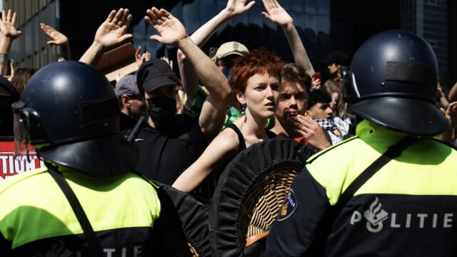 Amnesty: 'Vreedzame protesten worden steeds vaker gestigmatiseerd en gecriminaliseerd'