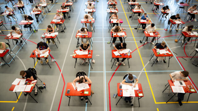 Stand.nl: 'Het eindexamen telt te zwaar mee'