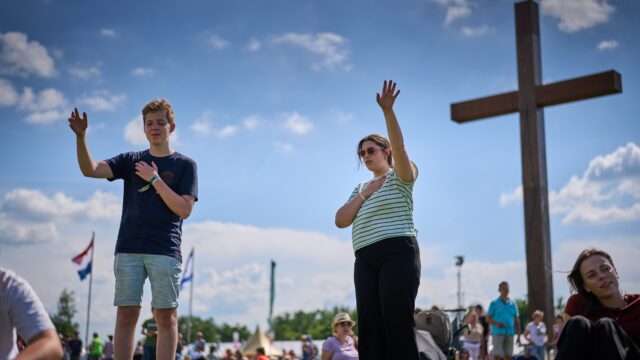 Steeds meer jongeren vinden Jezus via sociale media