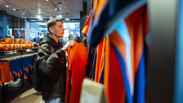 Winst voor Oranje is goed nieuws voor de fans én de shirthandelaren
