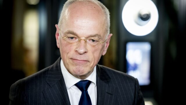 Eerste Kamervoorzitter Bruijn: uiteindelijk gaan Eerste en Tweede Kamer over asielwet, niet Raad van State