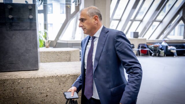 Markuszower (PVV) wil onderzoek naar kwestie-Arib: 'Er is gelogen en bedrogen, onderste steen moet boven'