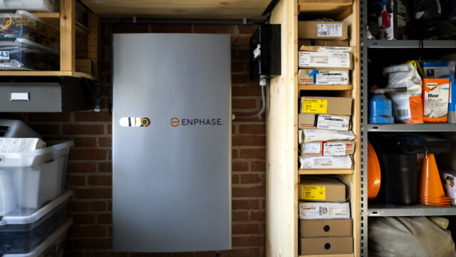 Let op bij telefonische verkoop van thuisbatterijen: 'Je tekent ongemerkt een contract'