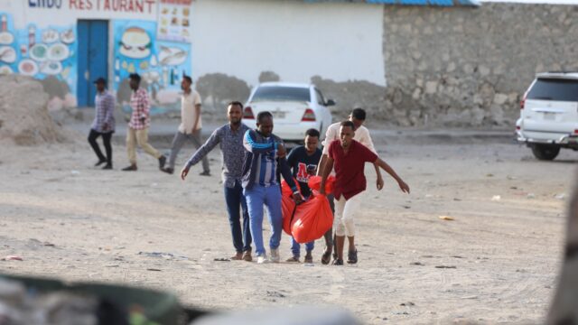 32 doden bij aanslag op strand in Somalië: 'Al-Shabaab zoekt vaker zulke locaties uit'