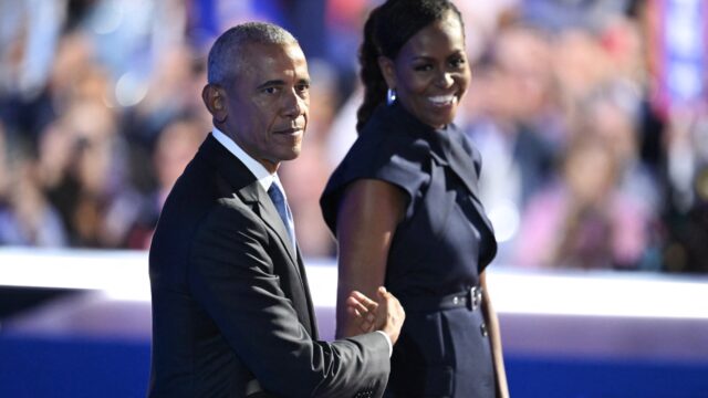 Michelle en Barack Obama zijn duidelijk in hun speeches: 'Don't boo, vote!'