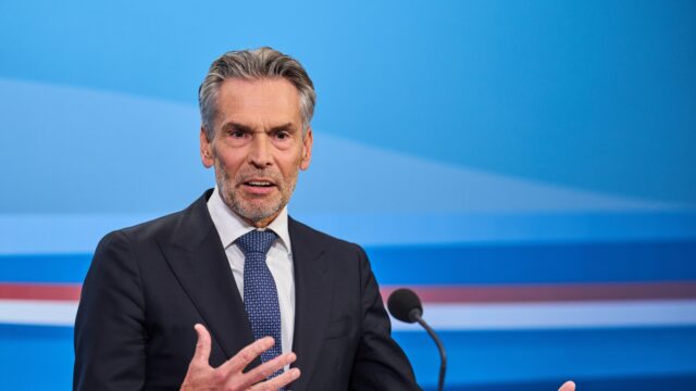 Nederland nog nooit zo corrupt, dringend beroep op premier Schoof