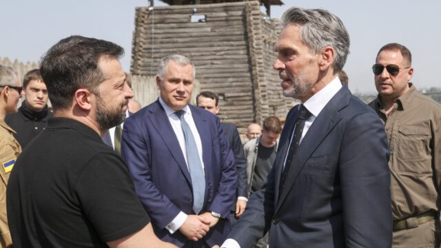 Schoof belooft Zelensky steun te blijven leveren bij bezoek aan Oekraïne