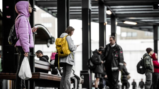Duurdere kaartjes en minder lijnen: OV-bedrijven roepen kabinet op dit te voorkomen