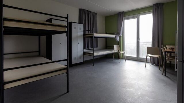 Stand.nl: 'Stoppen met de bed-bad-broodregeling is onmenselijk'