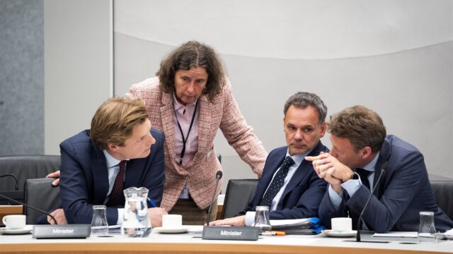 Afghaanse bewakers in de steek gelaten: 'De geschiedenis herhaalt zich'