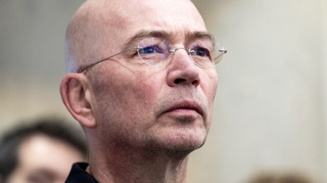 Hoe Tommy Wieringa een blije afval-opraper werd
