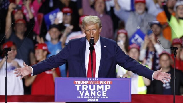 Stand.nl: 'Wat vind jij van de aanstaande overwinning van Donald Trump?'