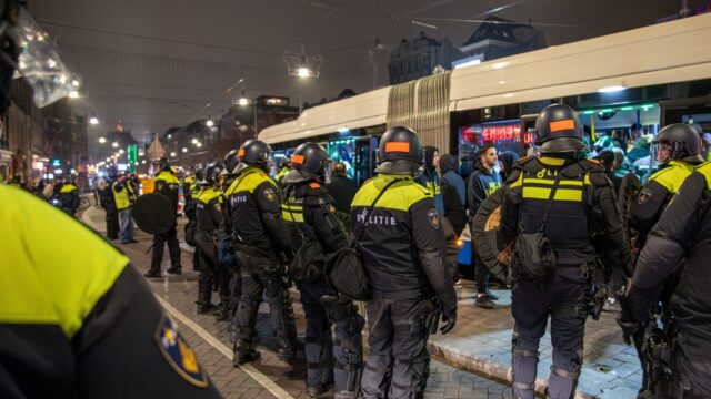 Woede in Israël over geweld tegen Israëlische voetbalsupporters in Amsterdam