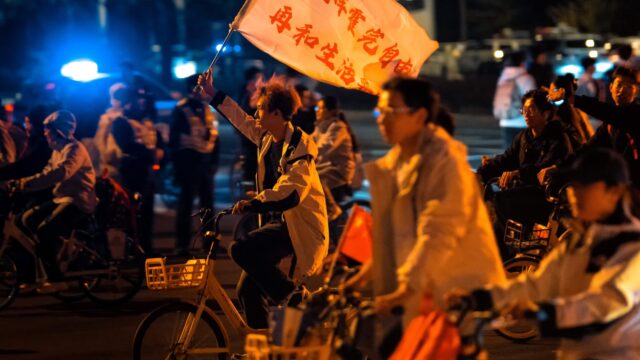 Jongeren in China fietsen ‘s nachts lange afstanden voor dumplings