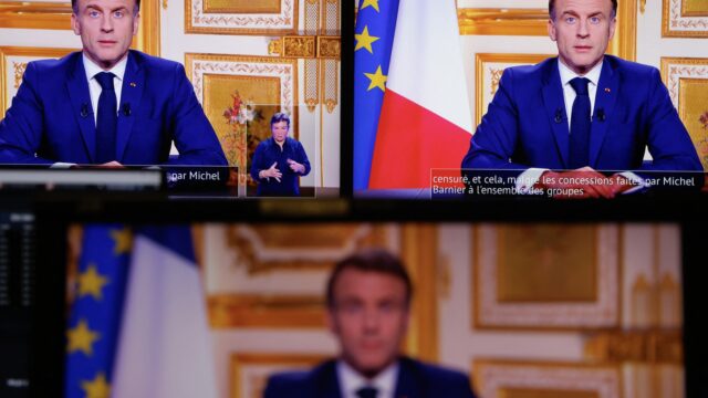 President Macron roept in toespraak op tot samenwerking na vertrek premier