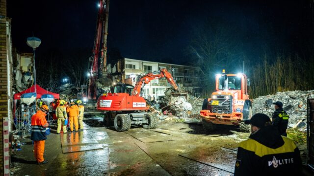 Reddingswerkers zoeken tevergeefs hele nacht door in Den Haag; zoektocht gaat door