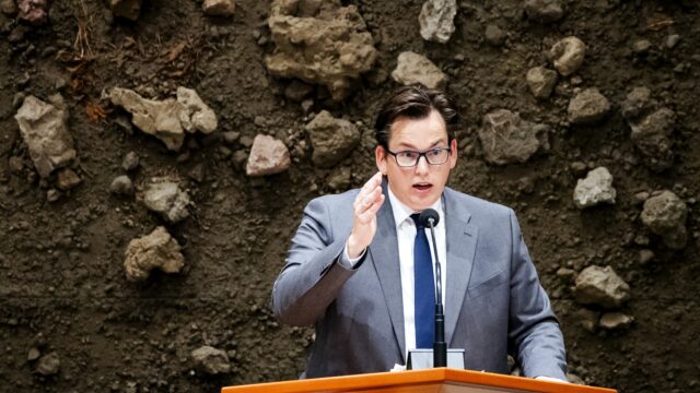Grinwis (CU) haalt hard uit naar coalitie: 'Lot bewindspersonen deerniswekkend', 'woonbeleid in de fik' en 'extreem parlementair'
