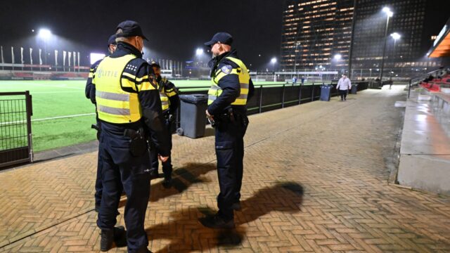 Rotterdamse politie: profvoetballers ronselen jonge criminelen