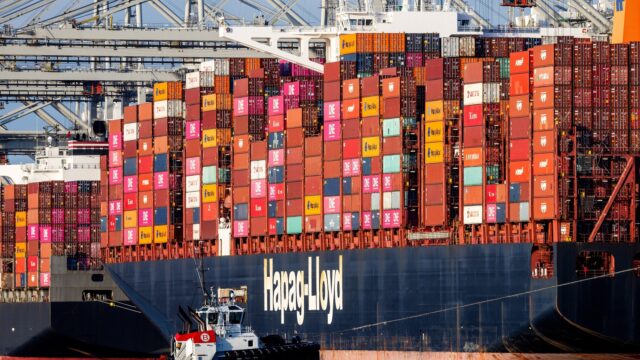 CEO Rotterdamse haven bang voor krimp bij handelsoorlog: 'Voor de hele wereld slecht nieuws'