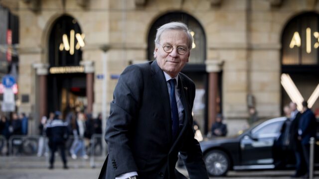 'Bazooka' en Mark Rutte waren van groot belang voor redding NAVO, zo vindt Jaap de Hoop Scheffer