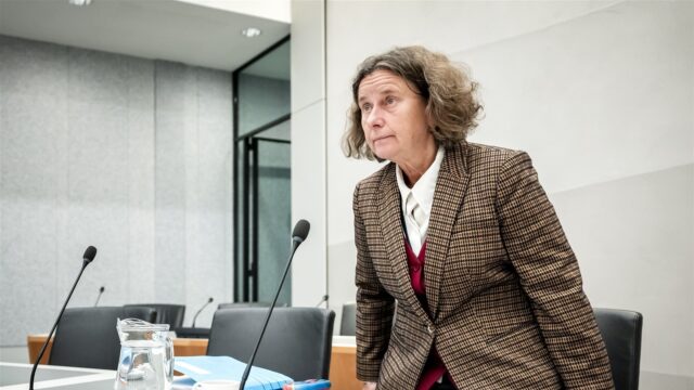 Soberdere opvang voor asielzoekers kost Nederland alleen maar méér geld: 'Panden strippen kost miljoenen euro's'