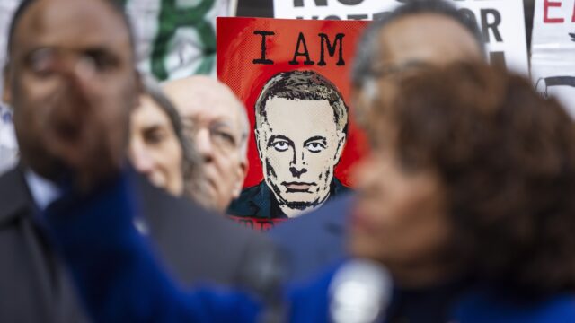 'Elon Musk moet geen toegang krijgen tot gevoelige overheidsinformatie'