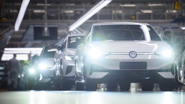 Paniek in auto-industrie na importheffingen Trump: 'Ook in Amerika met de handen in het haar'