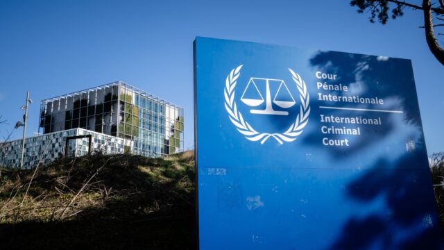 Hongarije ondermijnt arrestatiebevel Internationaal Strafhof met ontvangen van Netanyahu