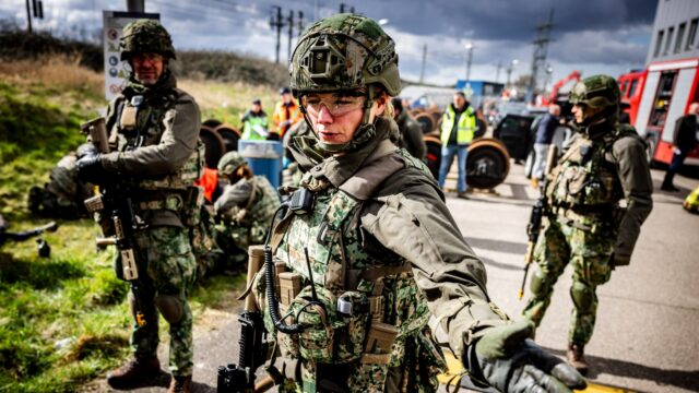 Wie gaan er het leger in? Defensie wil 125.000 extra krachten werven