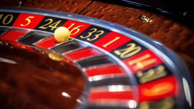 'We hebben van een eerste levensbehoefte een casino gemaak': Thomas Bollen over de prijs van ons geldstelsel