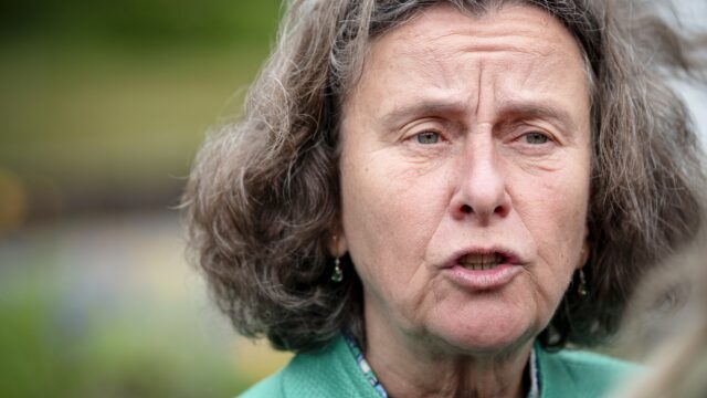 VNG: oplossen onrust in asielketen duurt 2 tot 3 jaar, schuld ligt bij Marjolein Faber