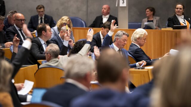 Kabinet valt op asiel: jongerenorganisaties zien lessen én kansen