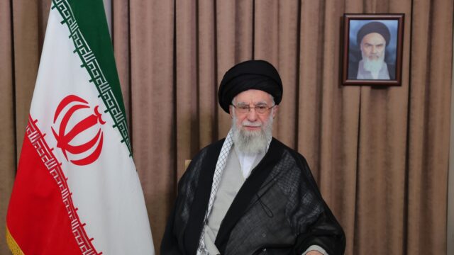 Podcast De Dag: Iraniërs over (de hoop op) regime change