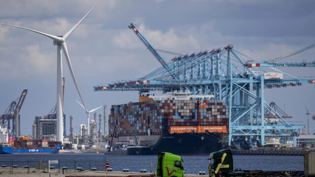 Shell-topman luidt noodklok: 'Seinen voor de Nederlandse industrie kleuren diep rood'