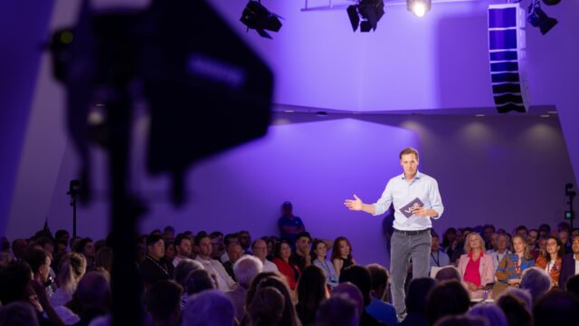 Volt: 'Als je met Forum voor Democratie in debat gaat, legitimeer je ze'
