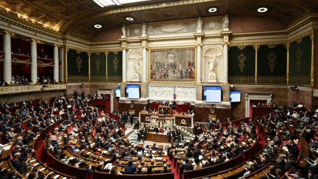 Podcast De Dag: crisis in Frankrijk, de nouveau